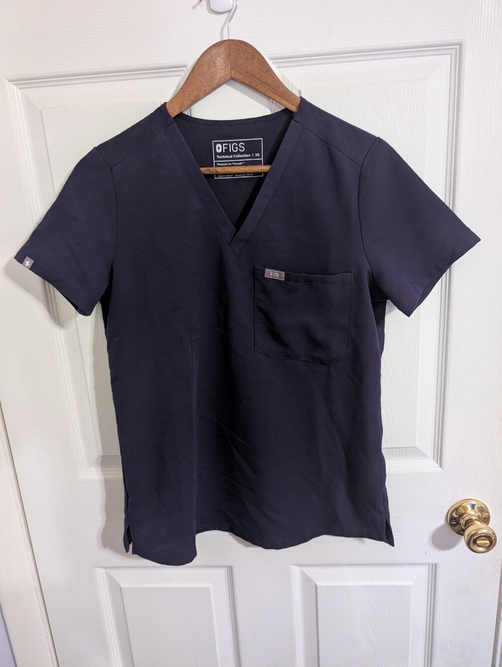 Figs Womens Scrub Top Purple Short Sleeve Nursing Technical Collection Size XS